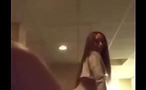 Teen Clapping Her Ass On Periscope