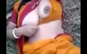Tamil chick outdoor fuck