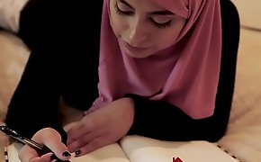 Beautiful Muslim Daughter Ella Knox Enjoys Dirty Family Coition In Dubai
