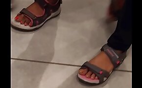Enjoy the feet of indian women