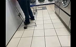 laundry mat flash