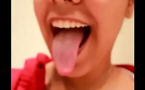 Long Tongue, Big Throat, Perfect Mouth (língua grande) 2