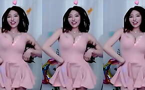Jeehyeoun sexy dance in pink dress #2