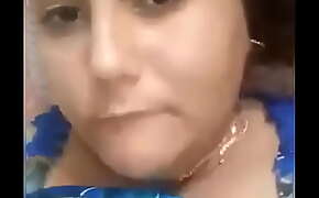 Chica cubana se masturba en cámara