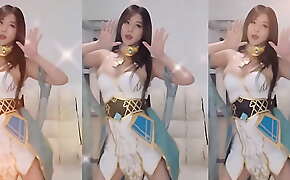 Korean babe cosplay dancing