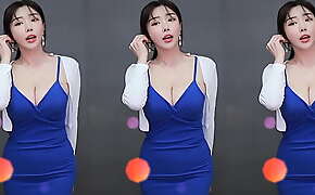 Jeehyeoun sexy dance in blue dress