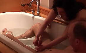 Klixen Bath Handjob