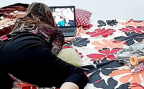 INDIAN COLLEGE GIRL HAS AN ORGASM WHILE WATCHING DESI PORN ON LAPTOP