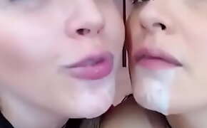 Saliva Girls kiss