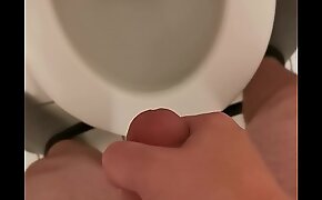 Jerk off on burnish apply toilet