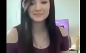 Cutie Showing Playing With Her Titties On Periscope
